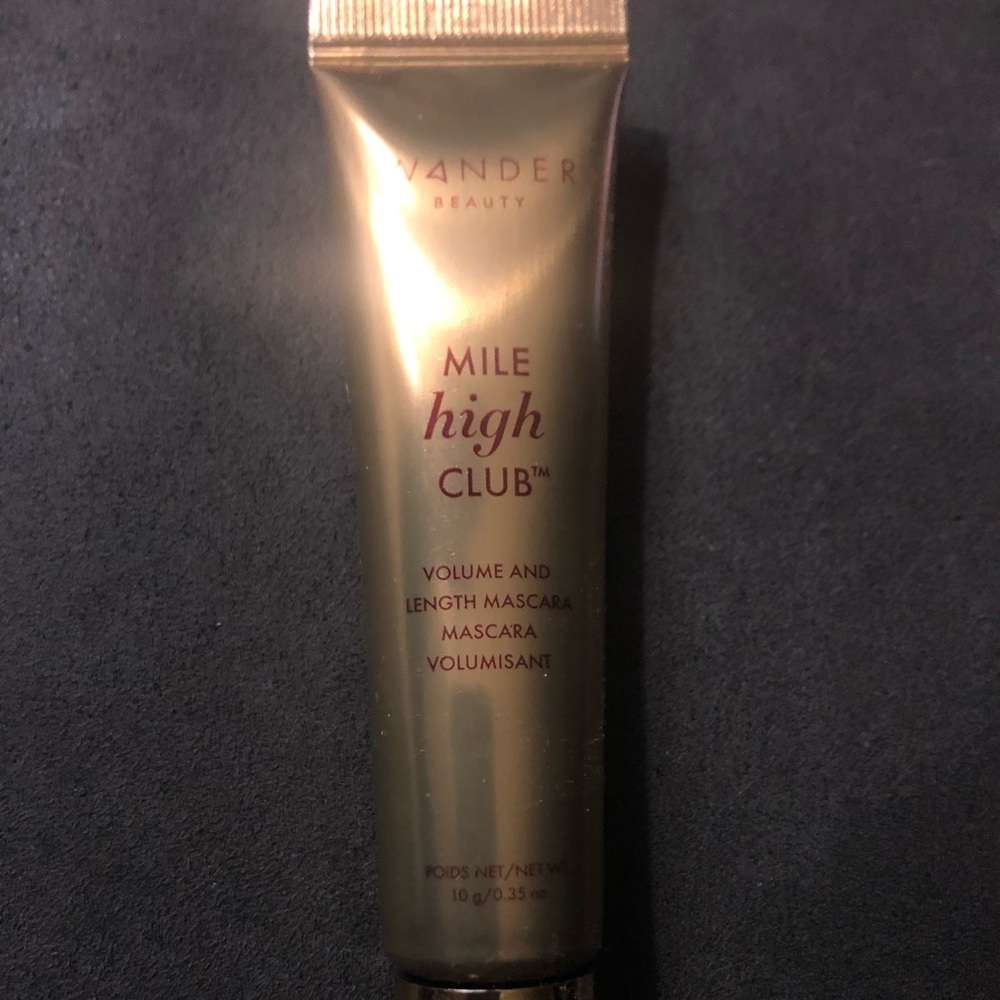 Wander Beauty mile high club jet black mascara.